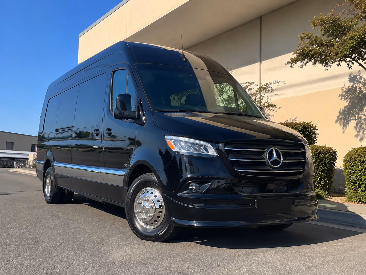 Orlando Airport Shuttle & Transportation party bus exterior