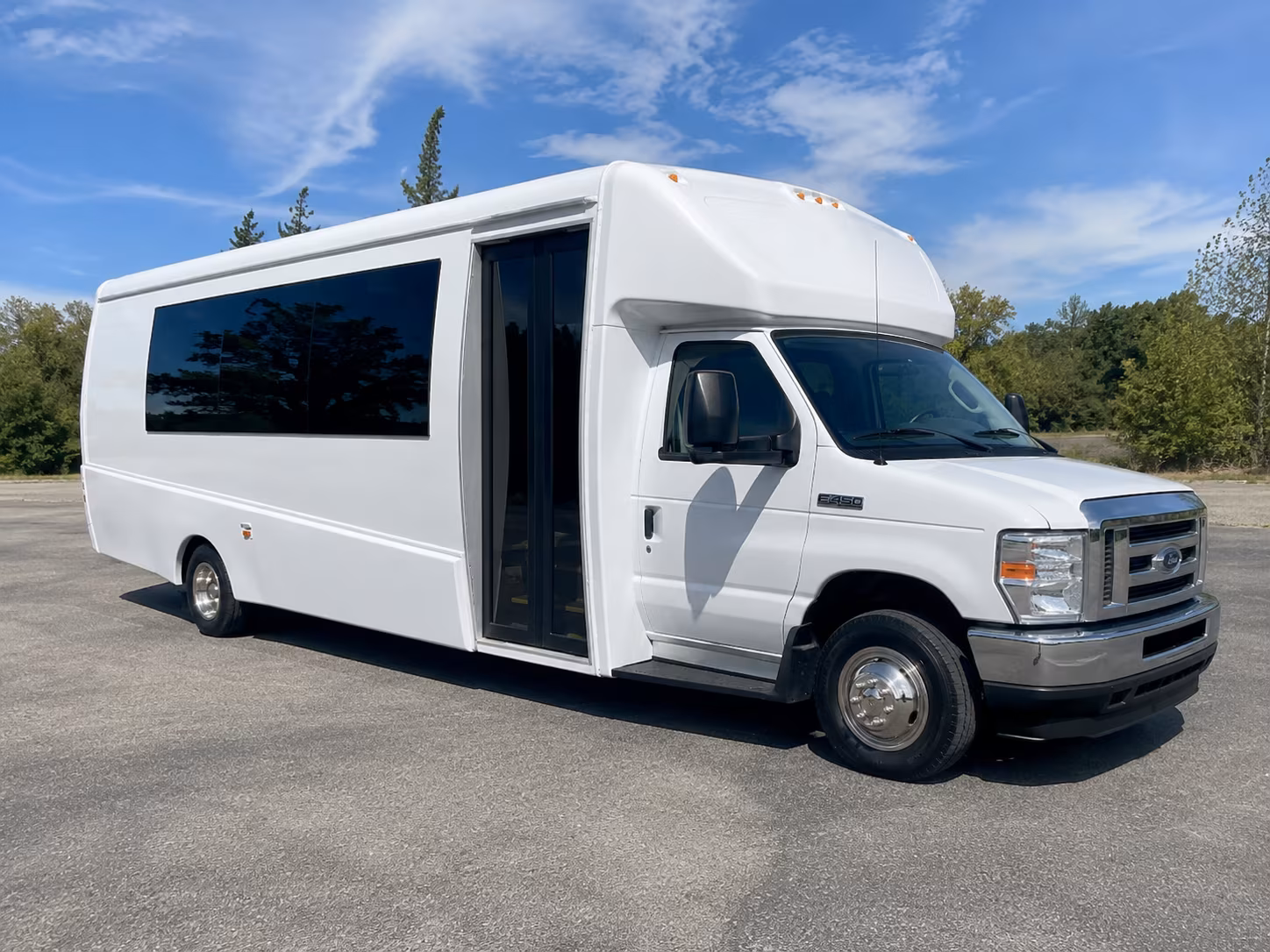 Orlando Birthday, Sweet 16, & Quinceañera Transportation group transportation